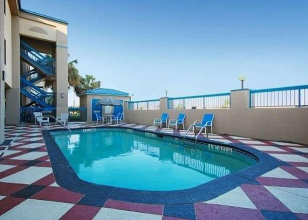 Quality Inn & Suites Ft. Jackson Maingate Main image